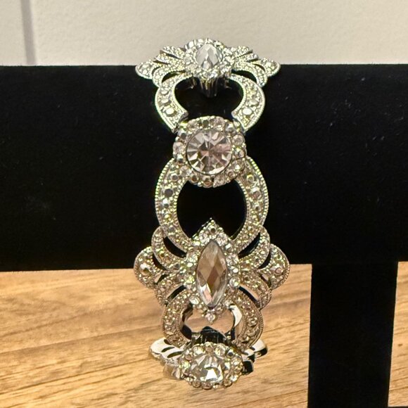 Lia Sophia Limited Edition Crystal Bracelet - Picture 1 of 9